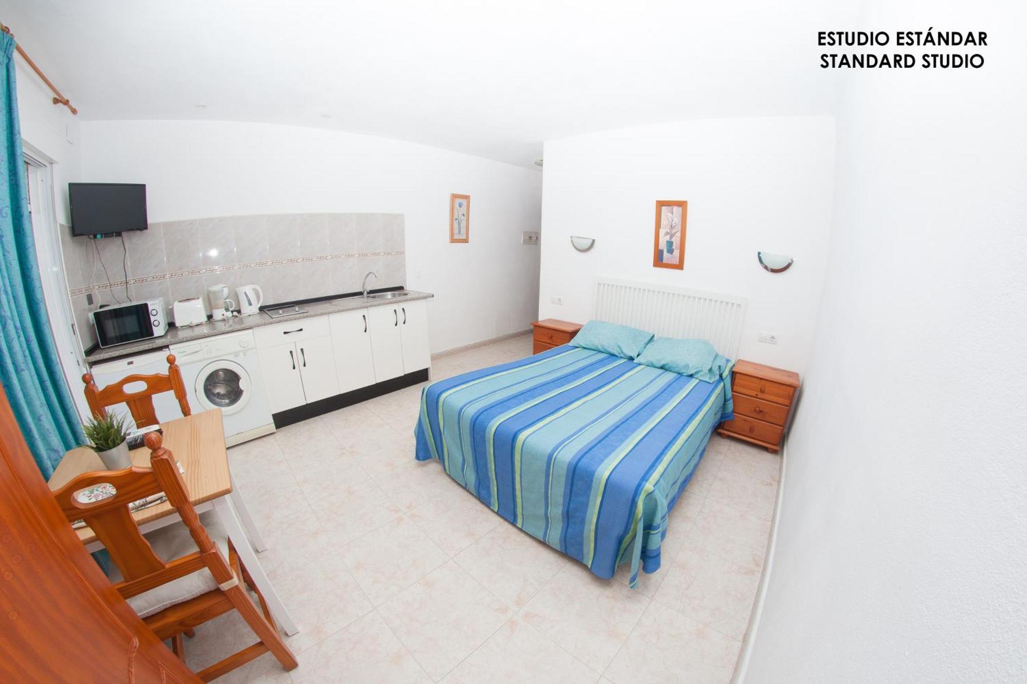 Apartamentos Rurales Santos Benajarafe Quarto foto