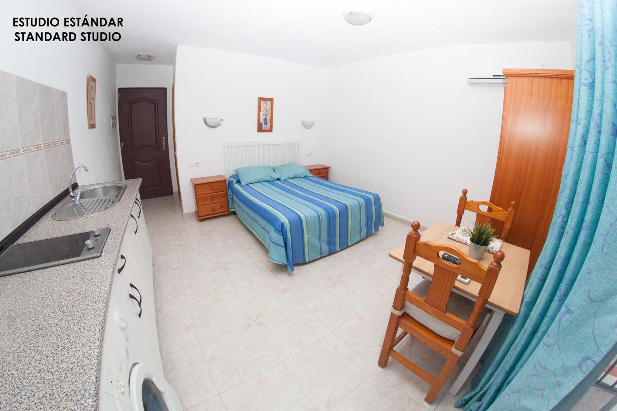 Apartamentos Rurales Santos Benajarafe Quarto foto