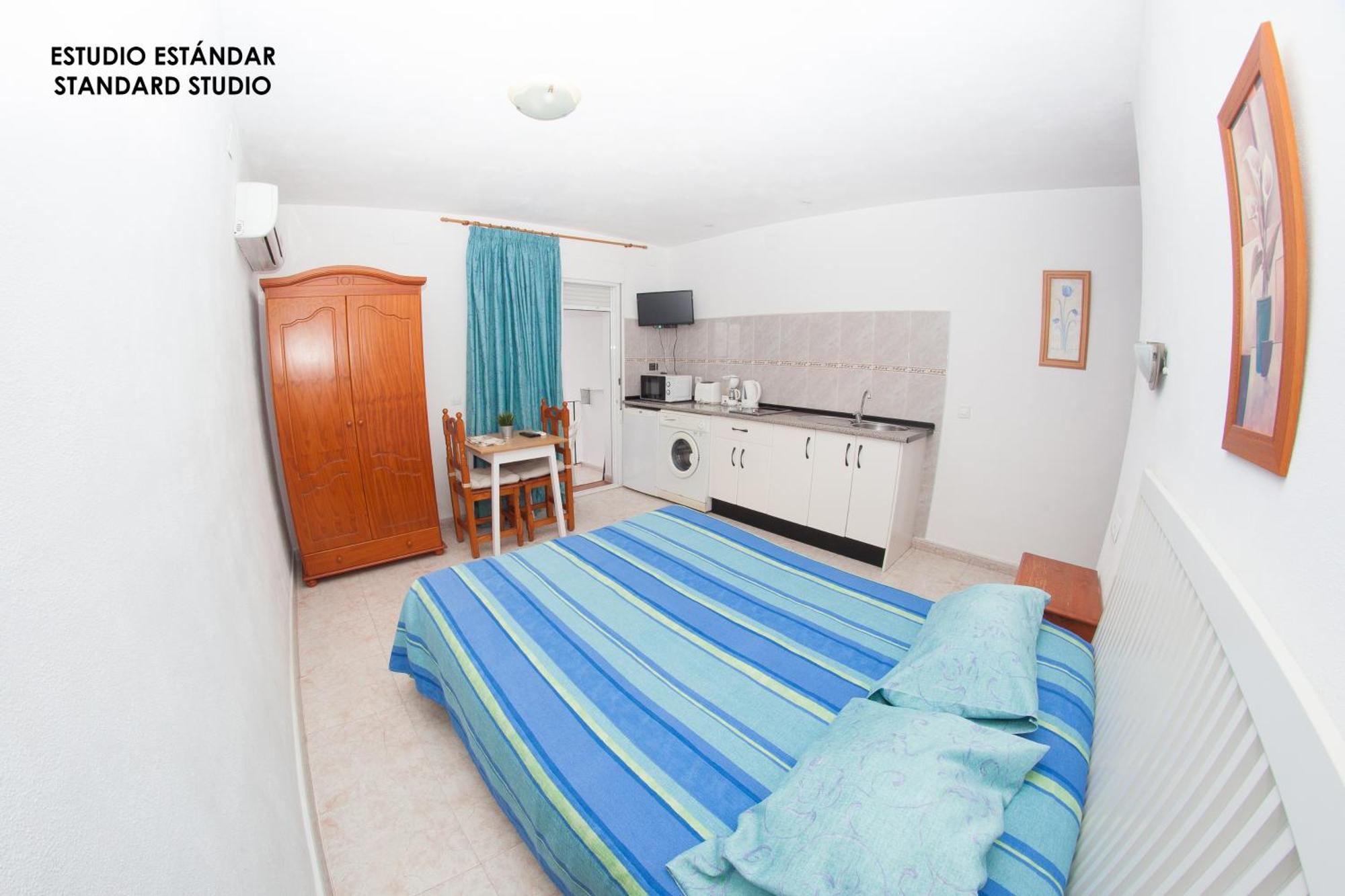 Apartamentos Rurales Santos Benajarafe Quarto foto